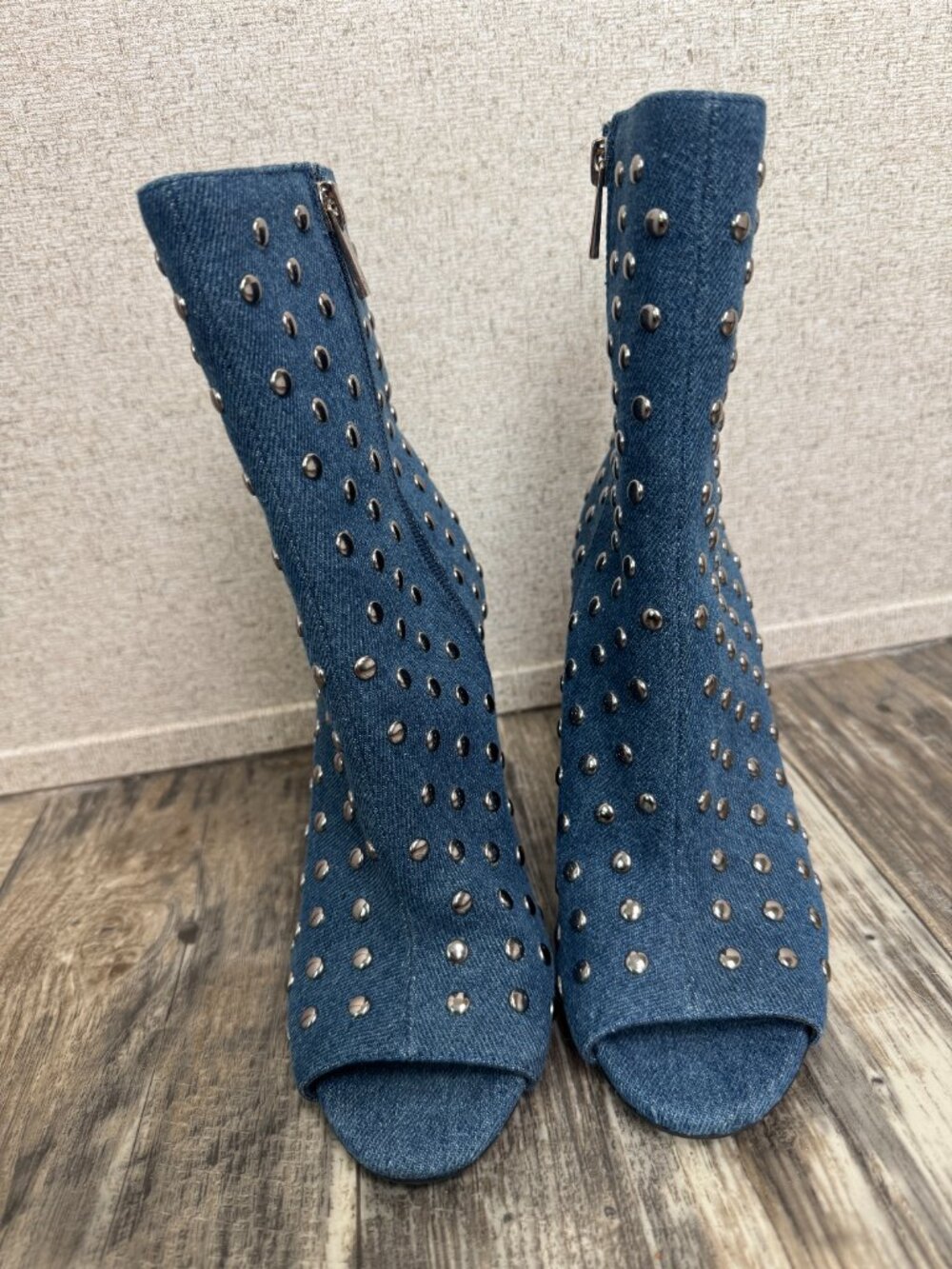 Jessica Simpson Denim Studded Peep Toe Ankle Boots Size 7 Blue Block Heel - Picture 2 of 6